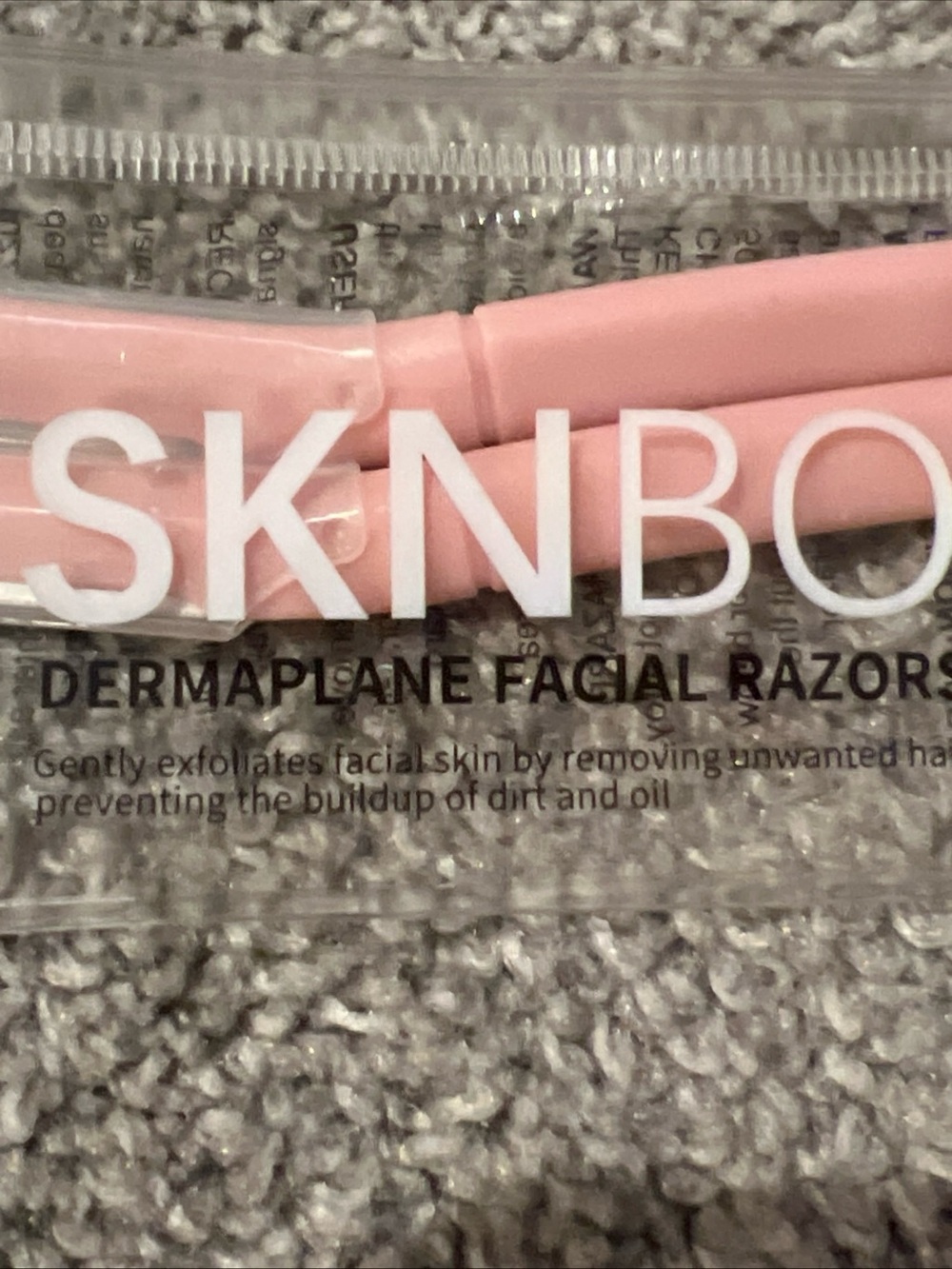 Pink Hair Identifier Spray & Dermaplane Razor Set - Picture 5 of 5